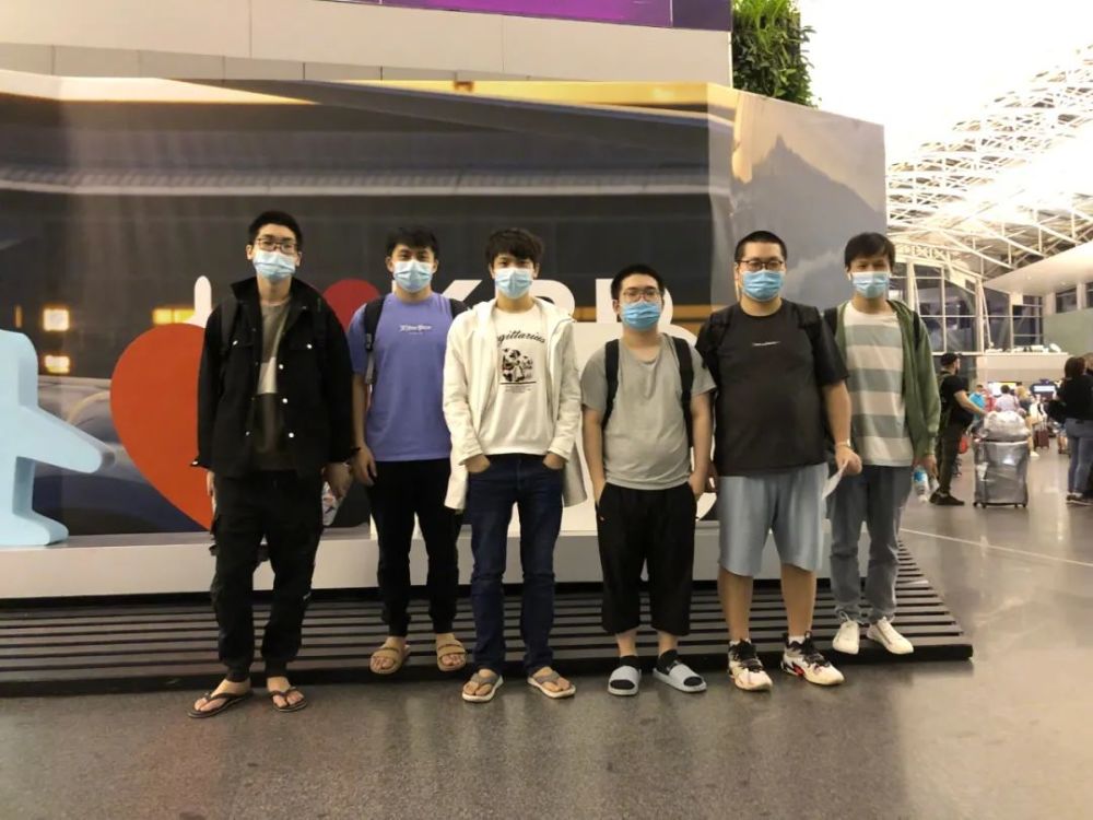 Theshy：晋级决赛很开心,觉得很不可思议,走到这一步真的很不容易