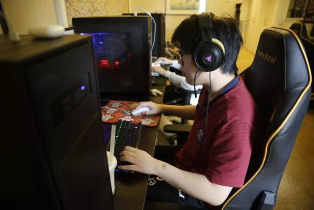 s1mple 在对阵 The MongolZ 的比赛中：“ The MongolZ 像 Major 决赛的赢家一样打球”